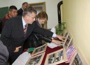 Župan je razgledao stare fotografije u svojoj bivšoj školi u Drenovcu