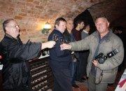 Požeški fotoreporteri Kusik i Mirković nazdravili su na Martinju u Županijskom podrumu
