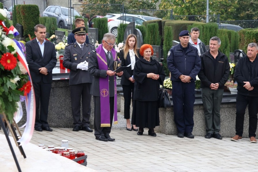 Povodom blagdana Svih svetih odana počast svim stradalim hrvatskim braniteljima i civilnim žrtvama Domovinskog rata