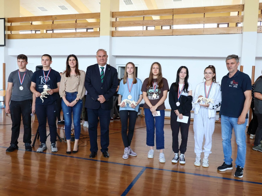 U Kutjevu održan Aurea fest tehničke kulture, najbolji rad dviju učenica