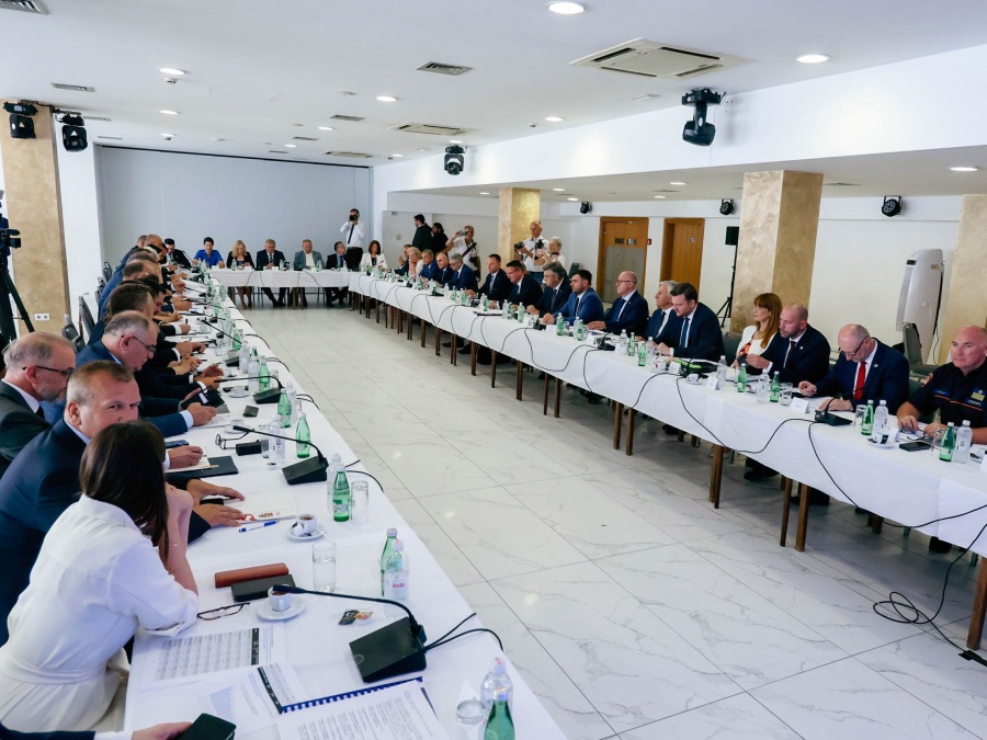 Županica Jozić na sastanku Vlade sa županima, predstavnicima Udruge gradova i Hrvatske zajednice općina u Sisku 