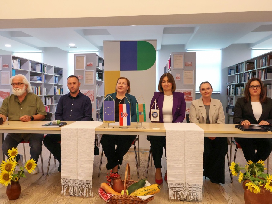 Potpisani ugovori za energetsku obnovu Gimnazije: „Ovaj dio Požege bit će jedno veliko gradilište“