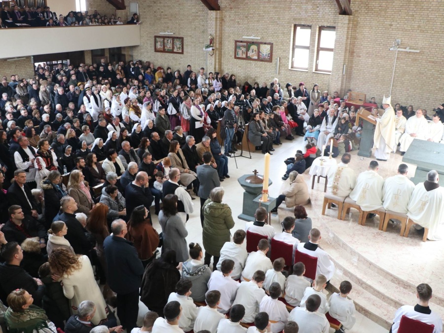 Posvećena župna crkva sv. Leopolda Mandića u Požegi