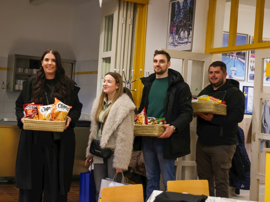 Savjet mladih Požeško-slavonske županije darivao djecu u Centru za pomoć u zajednici Lipik