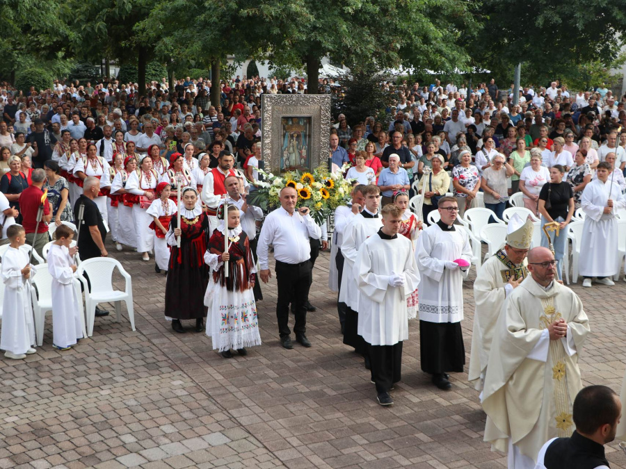 Brojni vjernici Požeške biskupije hodočastili u Voćin
