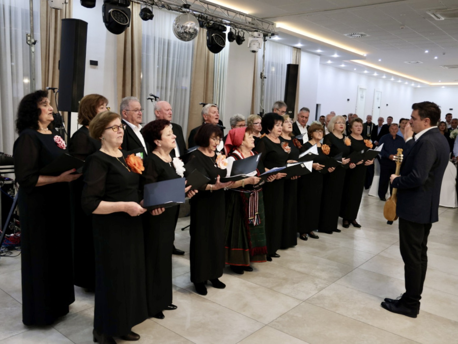 U Velikoj održana jubilarna 30. Lička večer: Tri desetljeća čuvanja ličke baštine, tradicije i zajedništva