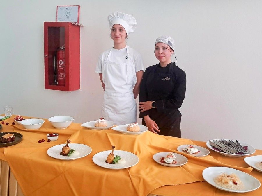 GastroLab u Obrtničkoj školi Požega: Predstavljeno šest autorskih jela darovitih učenica Ive i Dore