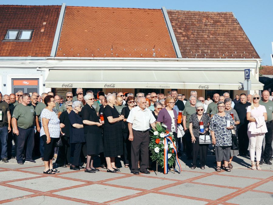 Povodom Dana pobjede i domovinske zahvalnosti te Dana hrvatskih branitelja odana počast svim poginulim, nestalim i umrlim hrvatskim braniteljima