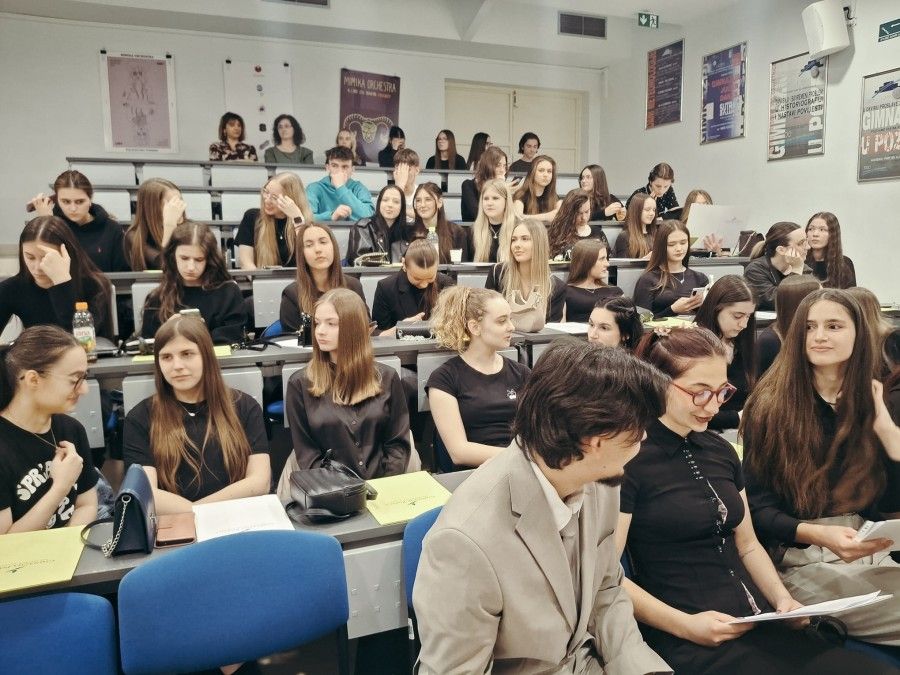 Požeški gimnazijalci obilježili Dan EPAS-a uz rasprave o važnim društvenim temama