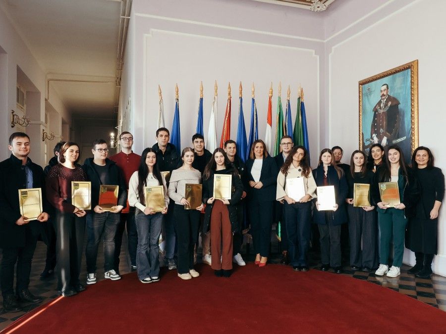 Uručeni ugovori stipendistima: “Ova stipendija predstavlja potvrdu da se u našoj županiji cijeni zalaganje i trud“