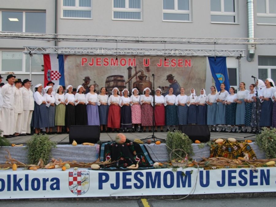Jakšićani i njihovi gosti pjesmom najavili Jesen