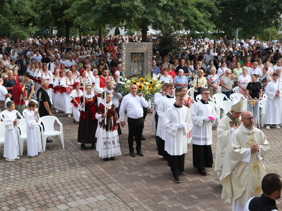 Brojni vjernici Požeške biskupije hodočastili u Voćin