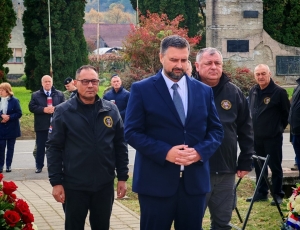 4XEbyl14397slika4