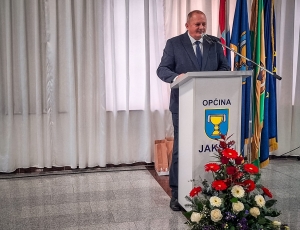 8dbd6437-f6fb-4e75-84f8-214044a1f625