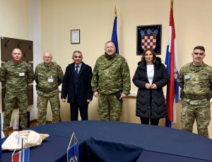 73E6AE2E-8951-4926-92FC-21E2459405AF