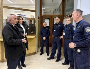 CB7FDA2A-A060-4103-92BD-F74008127EB7