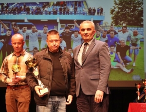 5f42f9db-d071-45ff-9762-248bb84a01b2