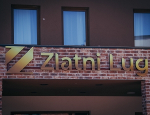 zlatnilug0008